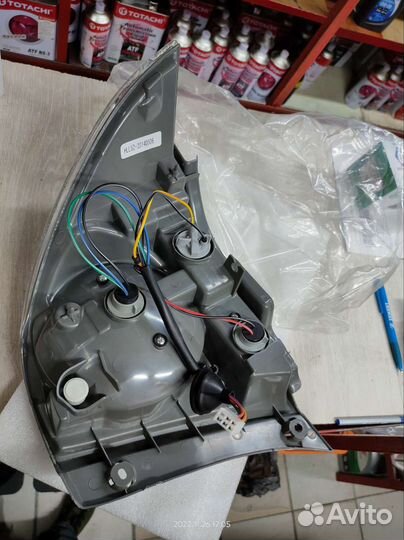 Фонарь задний левый с дефектом на toyota altezza