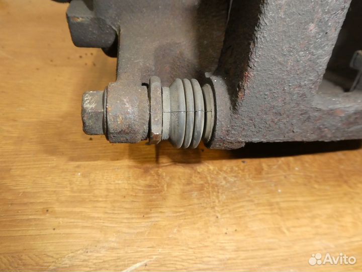 Суппорт передний левый правый на Mazda cx-5 4wd