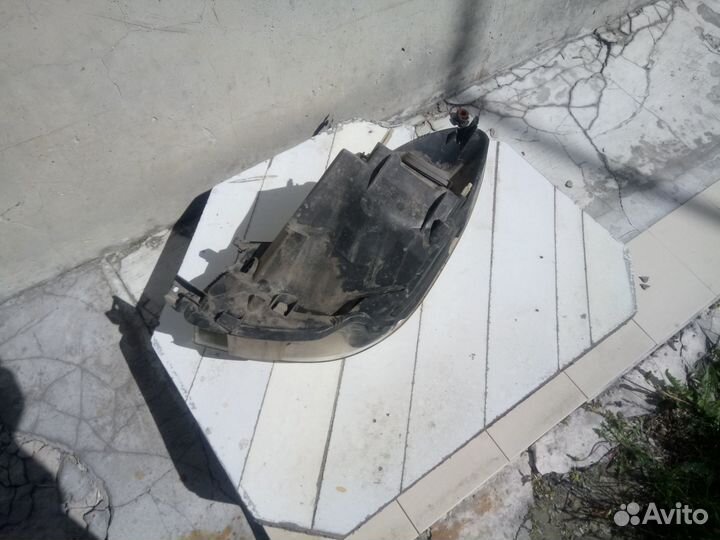 Фара передняя правая Nissan Note (E11, 2006-2013)