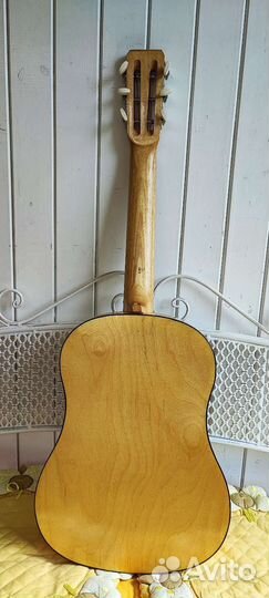 Акустическая гитара
