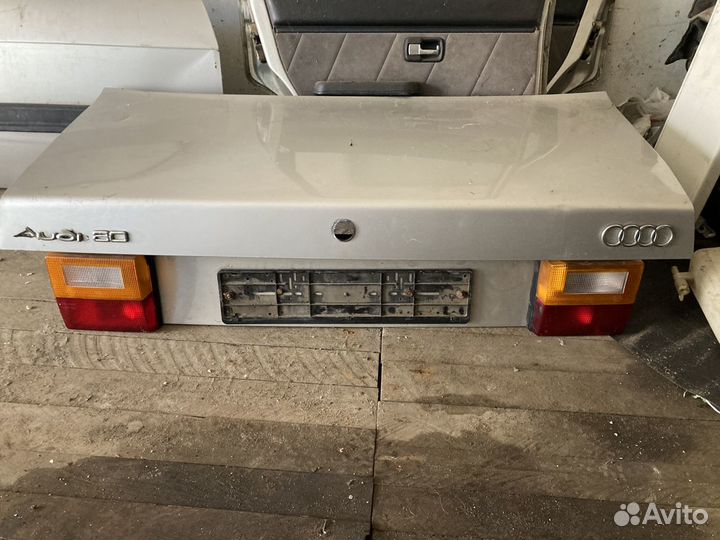 Крышка багажника на audi 80 b2