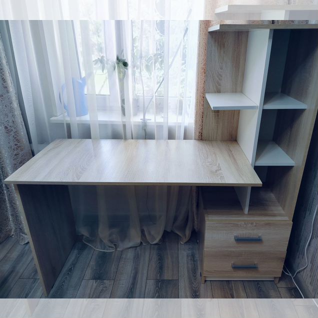 Письменный стол для школьника