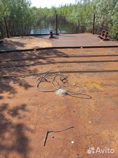 Баржа с аппарелью