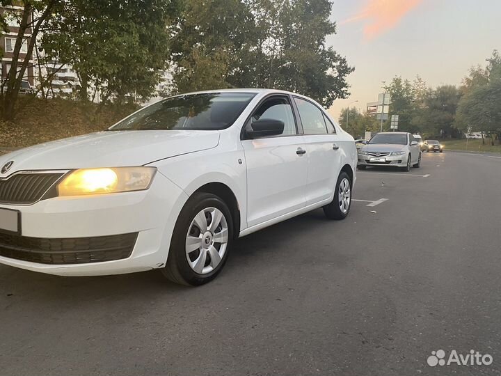 Skoda Rapid 1.6 AT, 2016, 269 000 км