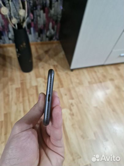 iPhone 8, 64 ГБ