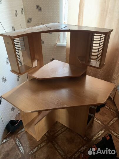 Компьютерный стол