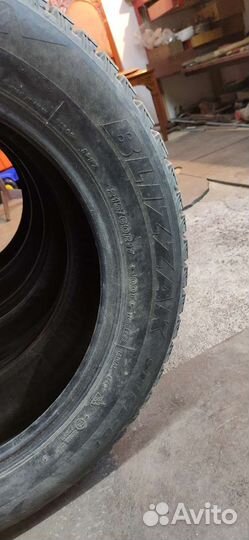 Bridgestone Blizzak Spike-01 215/60 R17 100T