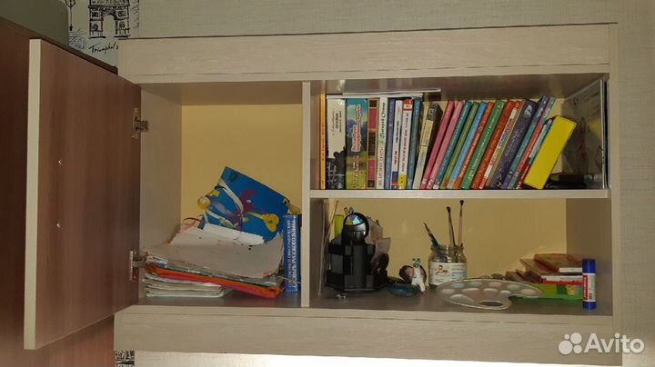 Стол детский и полка