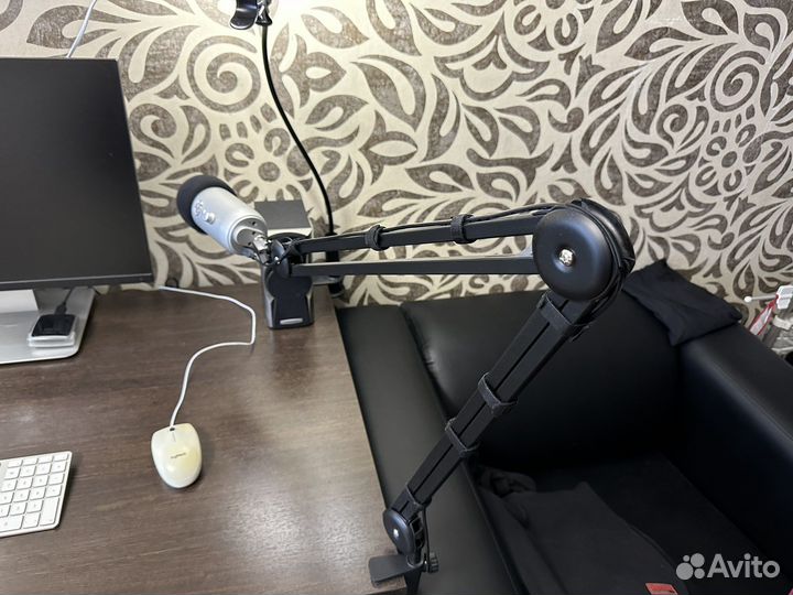 Стойка для микрофона настольная пантограф