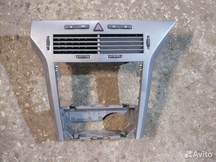 Рамка магнитолы Opel Astra H