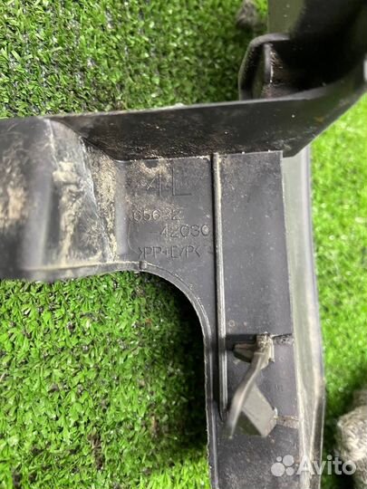 Брызговик задний правый Rav4 xa40 xa45