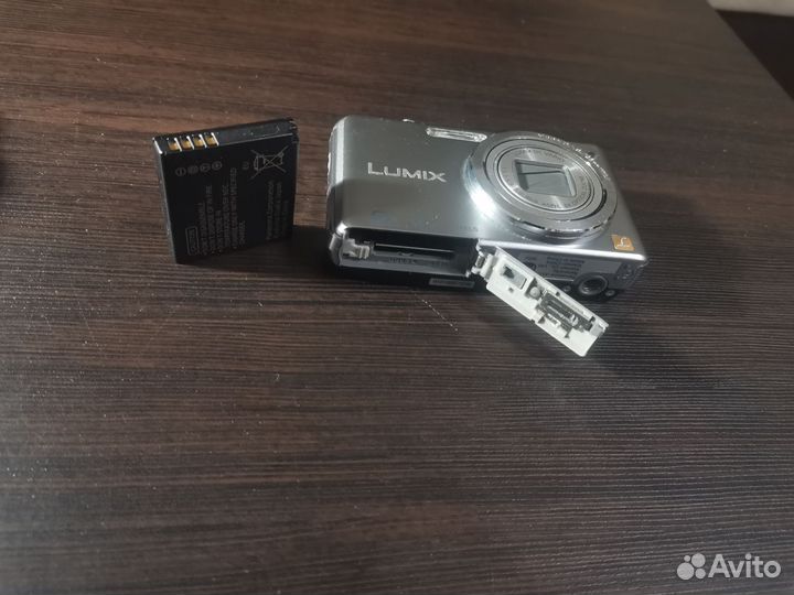 Компактный фотоаппарат
