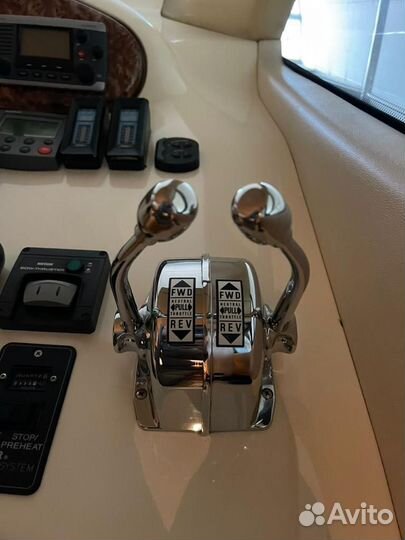 Моторная яхта Azimut 39