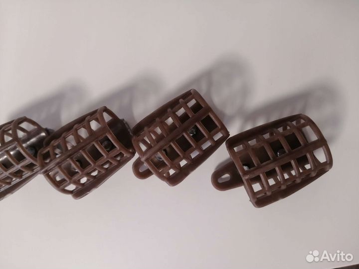 Кормушка фидерная