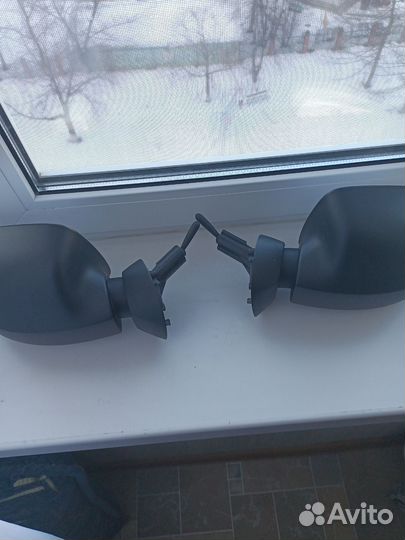 Зеркала на LADA largus