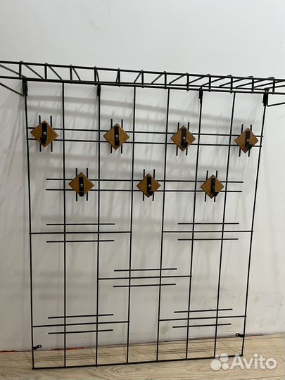 Вешалка для одежды в прихожую