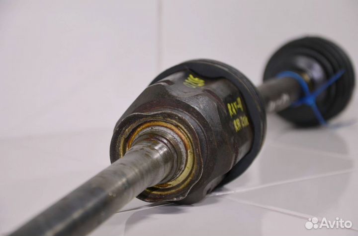 Приводной вал передний правый Toyota Rav4 XA20