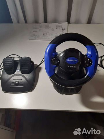 Игровой руль с педалями