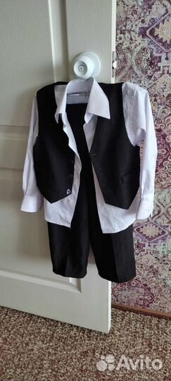 Костюм тройка