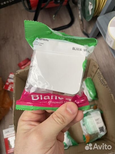 Розетки и выключатели