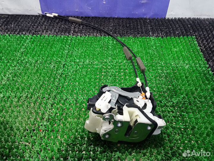 Замок двери задней правой Mitsubishi L200