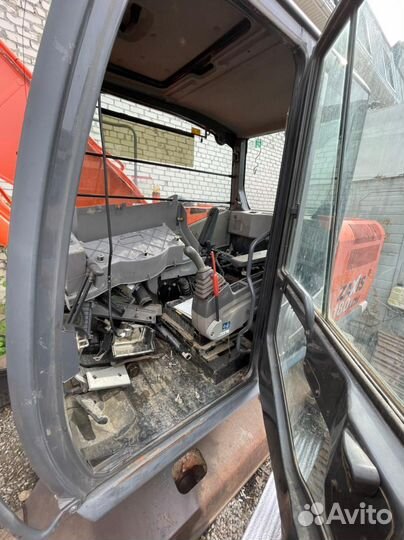 Кабина Hitachi 180-3