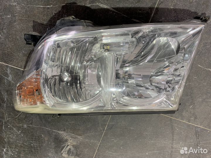 Фары Toyota Land Cruiser 200