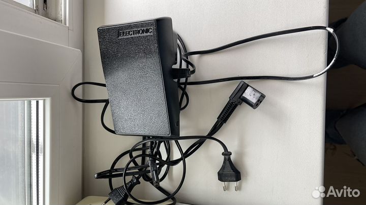 Швейная машина Zinger