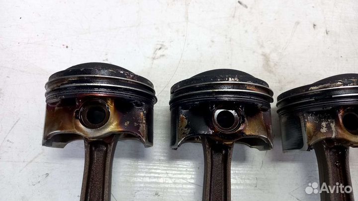 Поршень- шатун VW Passat CC