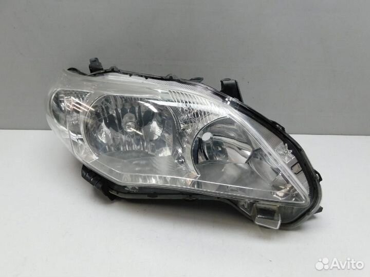Фара правая Toyota Corolla