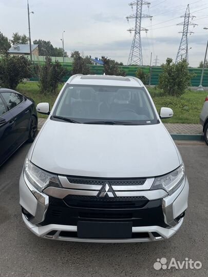 Mitsubishi Outlander 2.0 CVT, 2022, 280 км