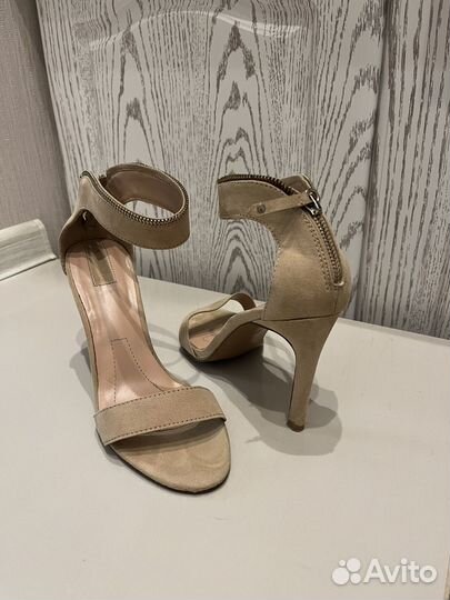 Босоножки 38 stradivarius