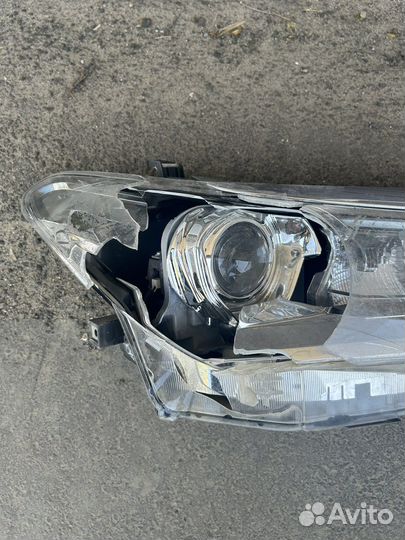 Фара передняя правая тойота филдер