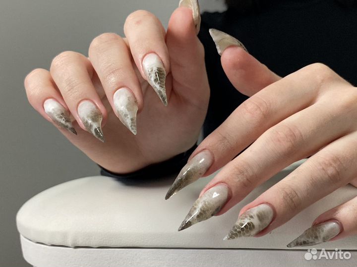 Модель на наращивание ногтей. Крейзи дизайн y2k