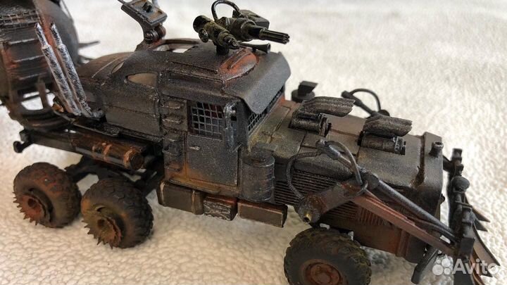 MAD MAX - WAR RIG 1:64
