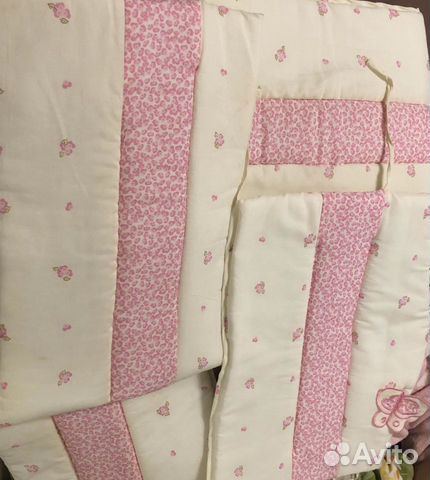 Набор бамперов в детскую кроватку