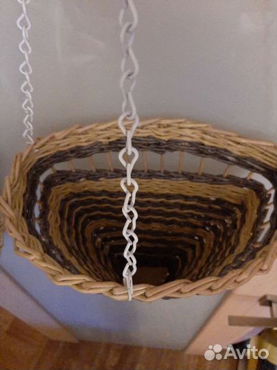 Кашпо подвесное из газетных трубочек