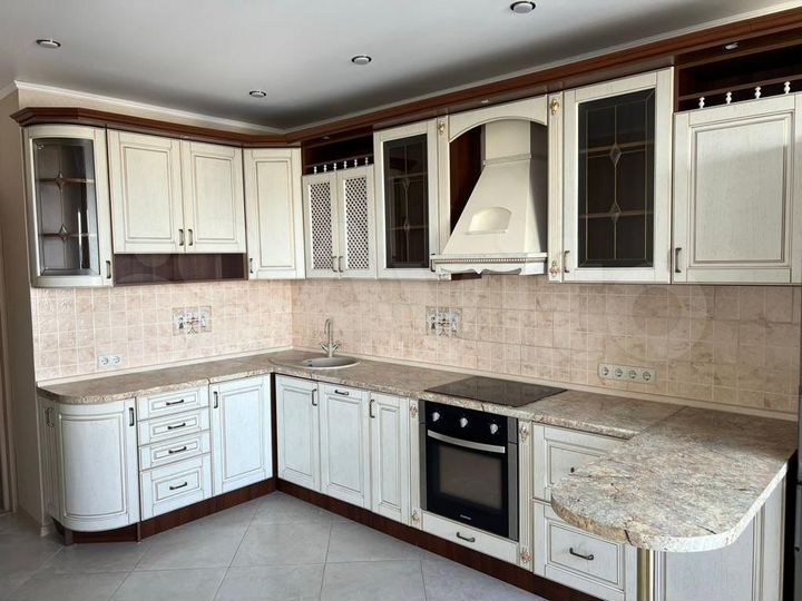 3-к. квартира, 115 м², 12/15 эт.