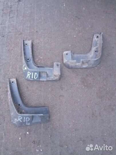 KIA Rio 4 брызговик