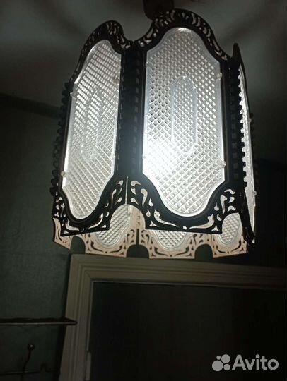 Люстра потолочная, пластик