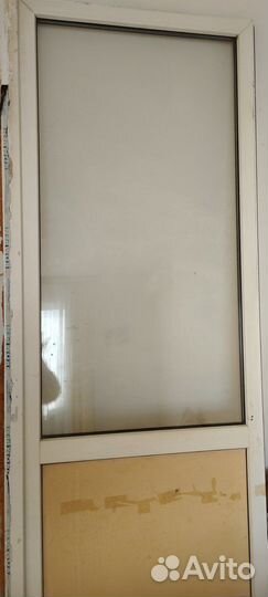 Пластиковая дверь