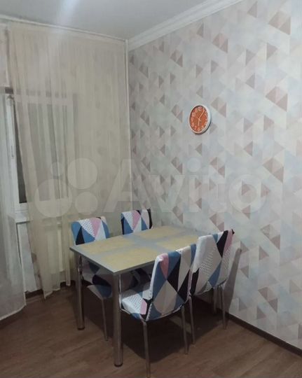 2-к. квартира, 62 м², 13/17 эт.