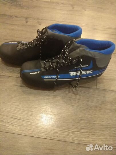 Лыжные ботинки р.46