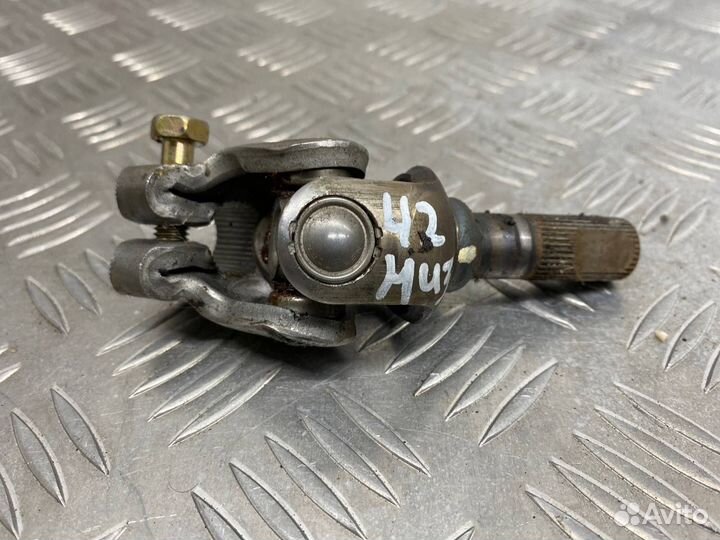 Б/У Рулевой карданчик нижний Mazda Demio DW5W B5 1