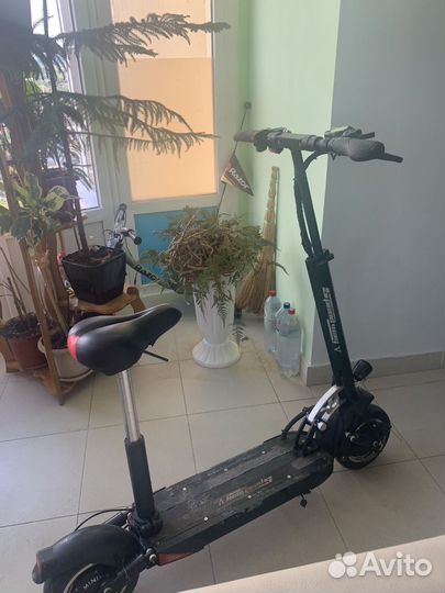 Продаю самокат электрический