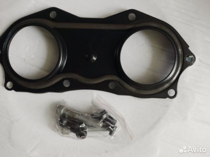 Крышка толкателей суппорта с болтами