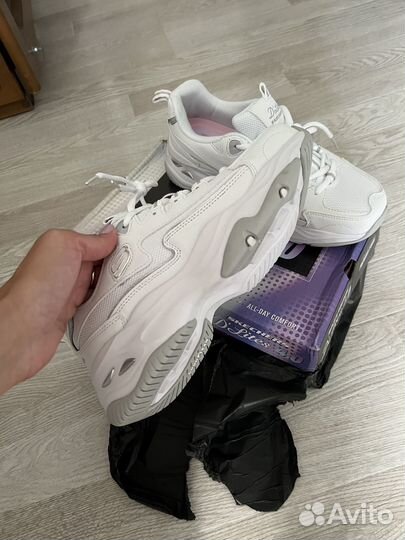 Кроссовки skechers новые