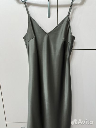 Атласное платье