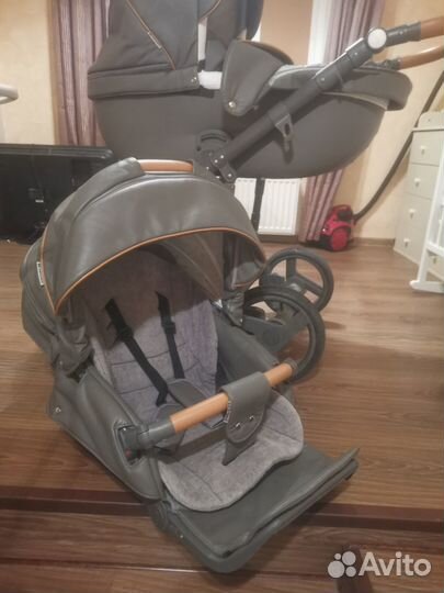 Продам коляску 2 в 1 Adamex