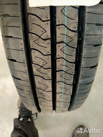 Nexen Classe Premiere 321 195/7 R16 110D